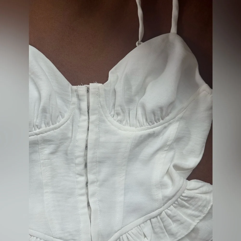White Corset Crop Top with Ruffle Hem - Picture 2 of 10